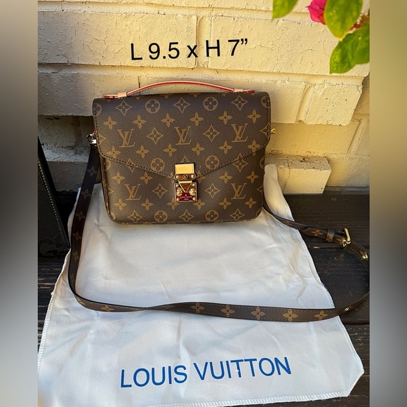 LOUIS VUITTON BAG CROSSOVER - Picture 1 of 11